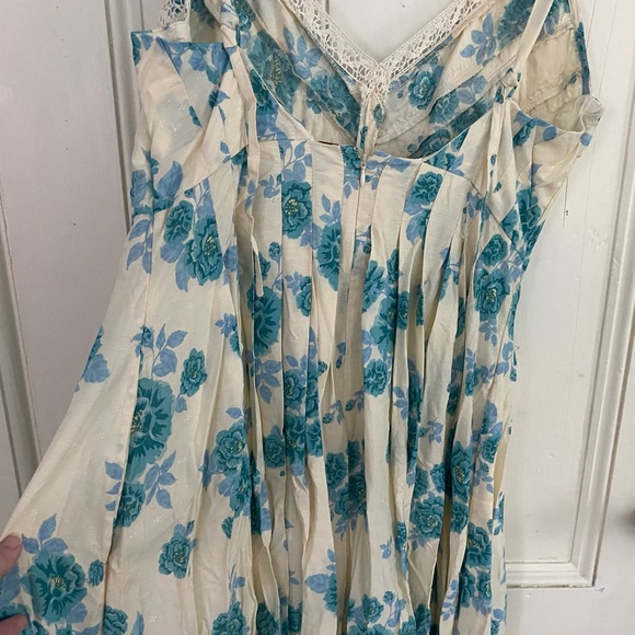 Free People | Pleated Blue Floral Dress - Picture 6 of 7